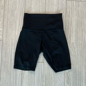 Lululemon Align High Rise Biker Short 8” size 4